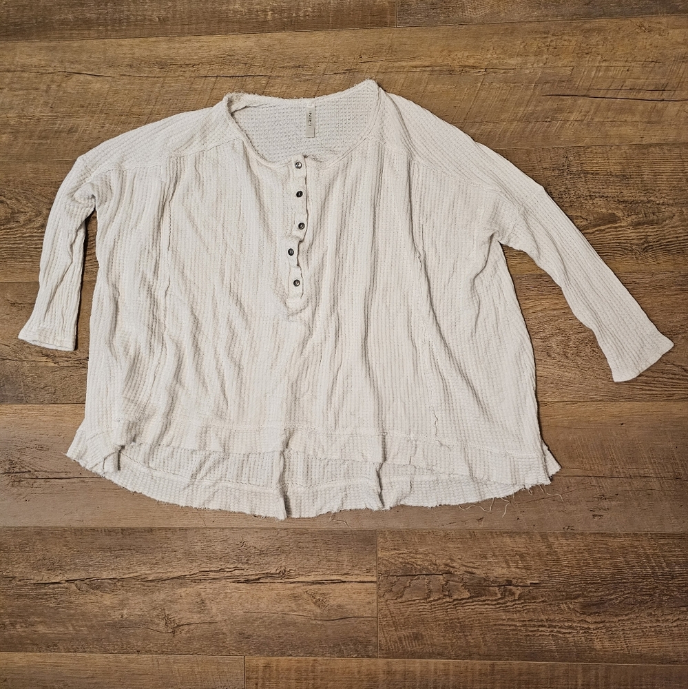 Distressed henley size XL